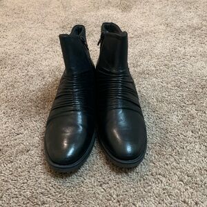 Women’s Baretraps Boots